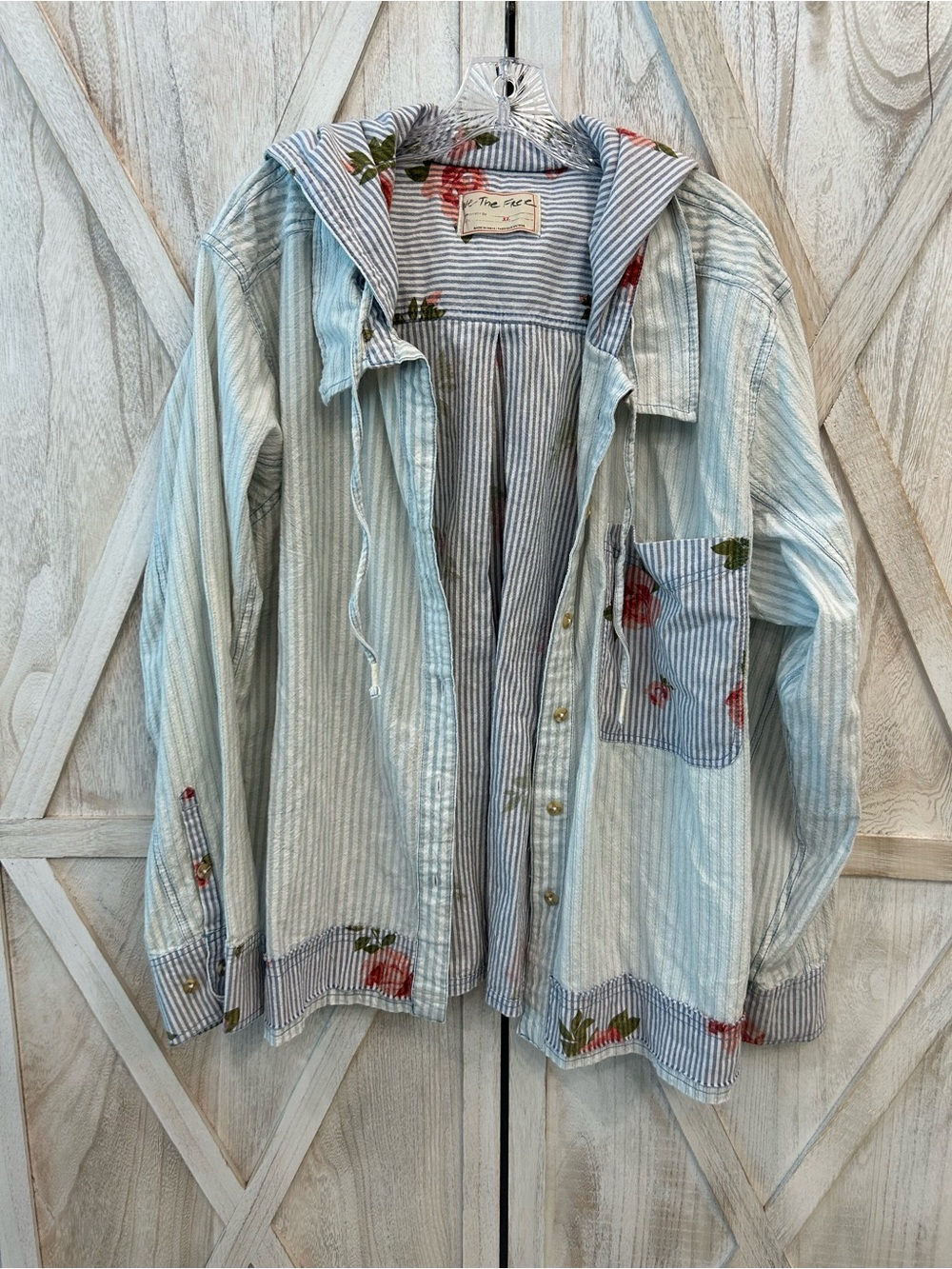 We The Free Light Blue Striped Floral-Accent Hooded Button-Front Top